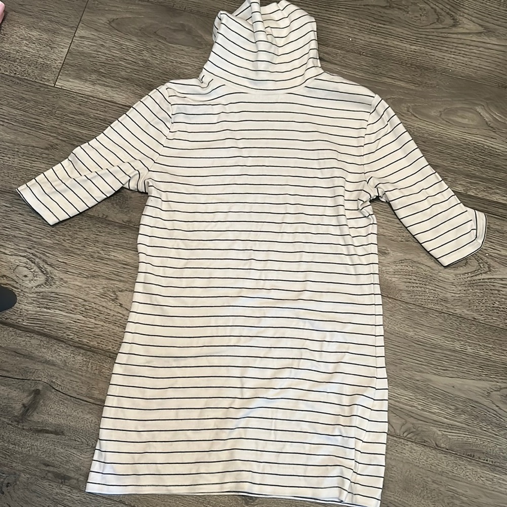 Half-Sleeve Turtleneck